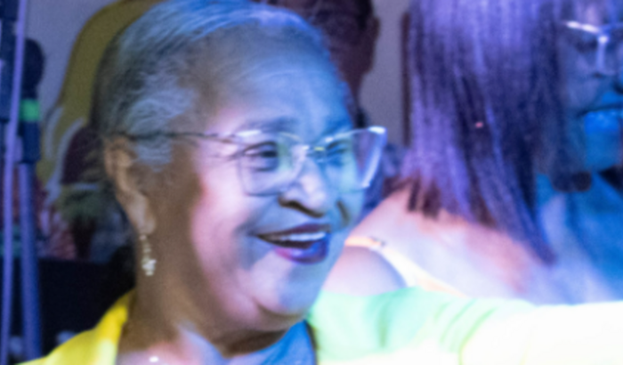 Ajuda para cirurgia de recuperação da visão de Auricélia Camacho