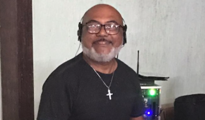 CORURGIA VITRECTOMIA OCULAR COM APLICACAO DE  INJECAO  INTRA VITREA