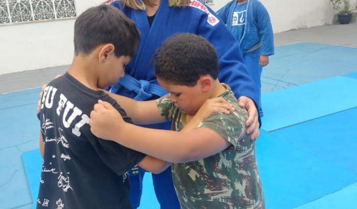 Ajude a comprar kimonos para as crianças do projeto de judo da pousada Mendonça 