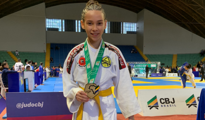 Ajude a JEISSIARAa chegar no PAN 