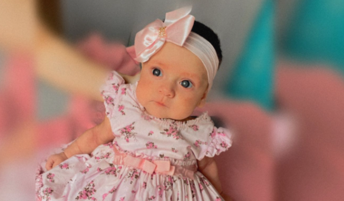 BOTA ORTOPÉDICA PARA A PEQUENA ISABELLY