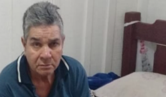 Ajuda a compra  uma cadeira de rodas e no custeio de remédio fraldas , comida 