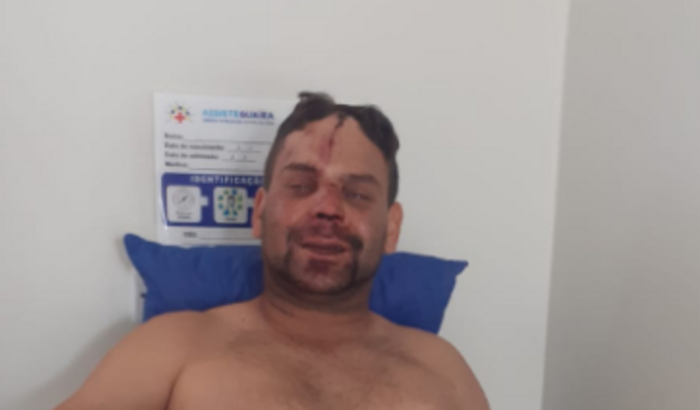 Ajudar uma pessoa que se acidentou de moto