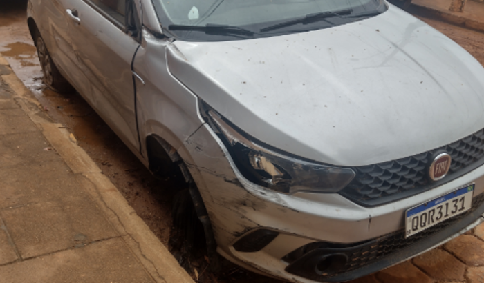 Ajuda para concertar meu carro para retornar para casa