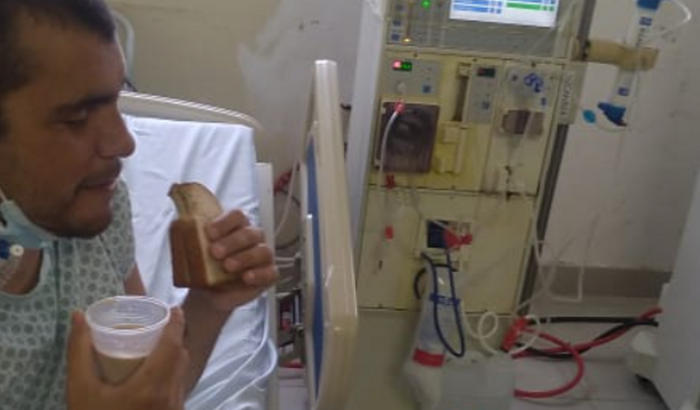 Me ajude a me consultar com um gastroenterologia e a comprar meus remédios