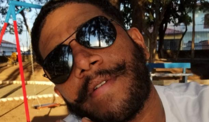 Ajude o Wesley Panguão a honar suas dívidas.