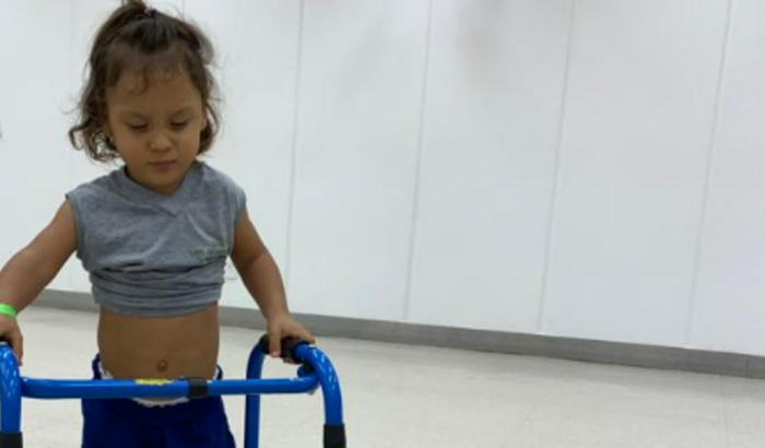 Cirurgia e intensivos que farão minha filha caminhar