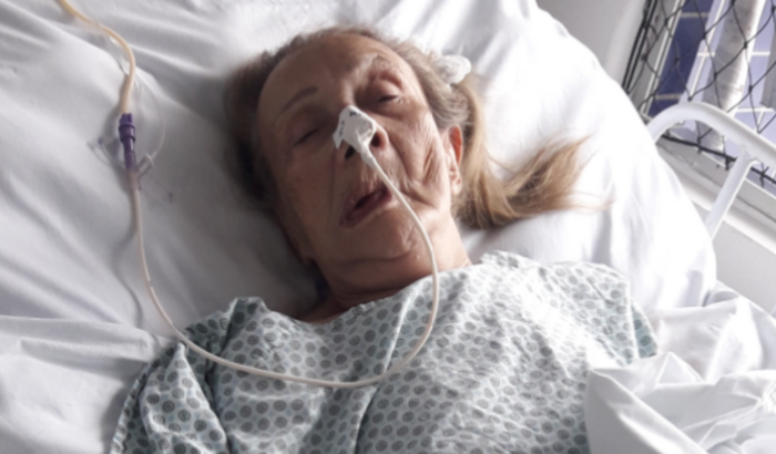 Ajuda minha mãe que está enternada por  conta de um AVC 