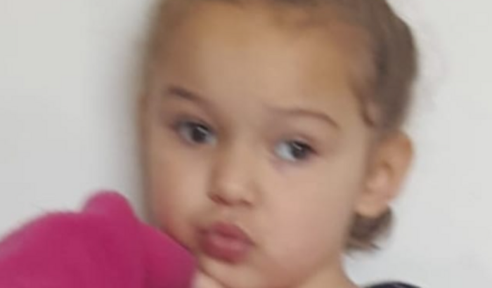 Vaquinha para óculos da Malu 