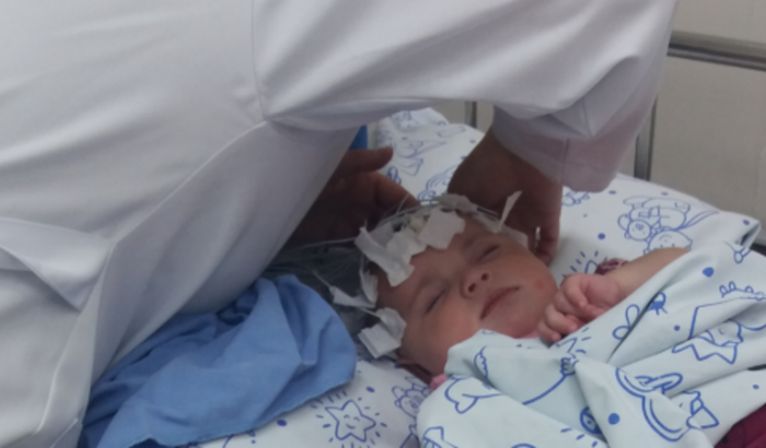 Todos pela vida da Evillyn.