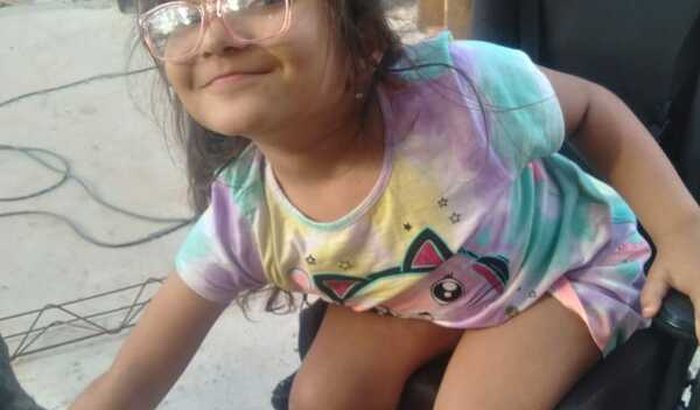 Todos pela Ana Caroline 