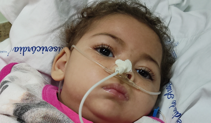 Todo mundo pela pequena Sara