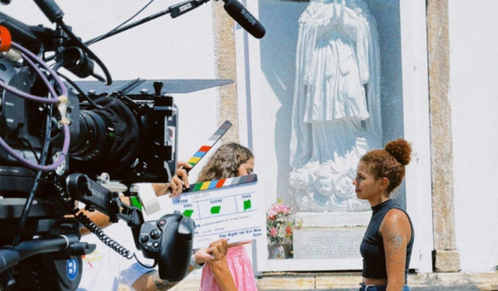 Ajuda para produção independente universitária