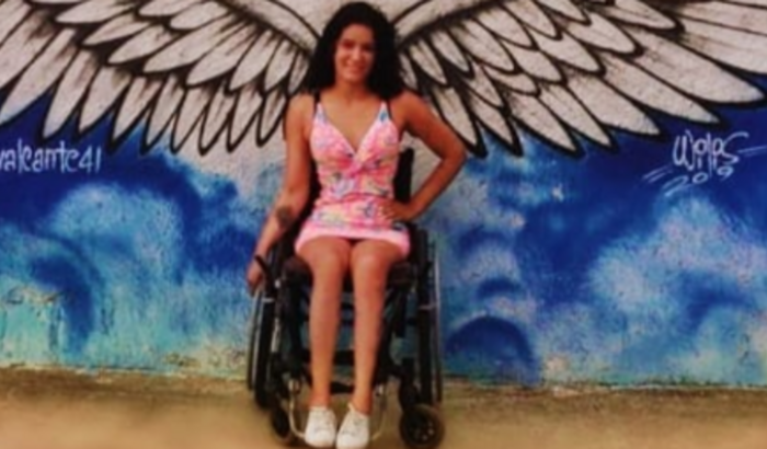 Me ajude a trocar de cadeira de rodas