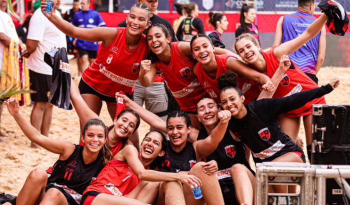 Ajude as meninas do Niterói Rugby 