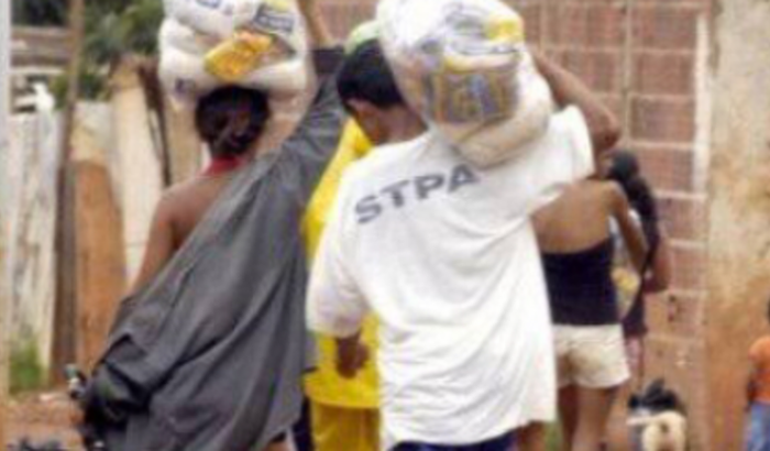 Ajude famílias doando o valor de 1. Kg de alimento 