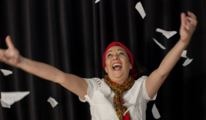 ESPETÀCULO: A ESCRITORA E O EMPALHADOR DE ANIMAIS