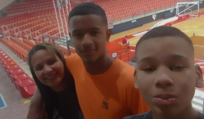 Ajuda para realizar meu sonho, me tornar um atleta de basquete 