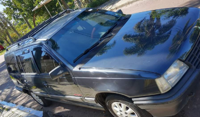 Comprar um carro velho pra puxar a barraquinha de Hot dog campeão