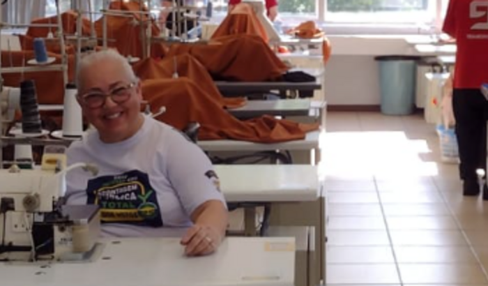 Preciso de ajuda para comprar três máquinas de costura industrial