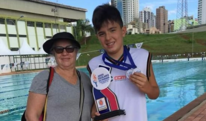 Ajuda para comprar um traje de Natação para o Giovanni