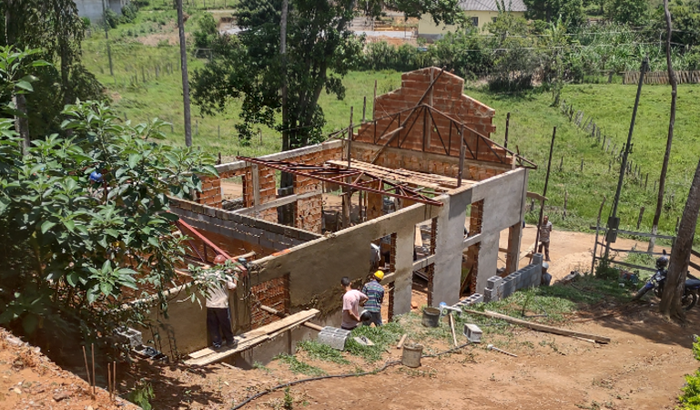 Construção de igreja em capela nova Mg