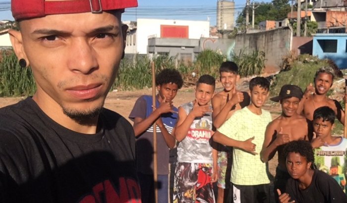 Ajuda para fazer uma quadra poliesportiva na quebrada