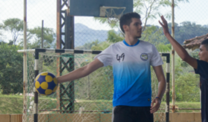 Ajude ao Lucas a representar o Brasil na seleção de corfebol