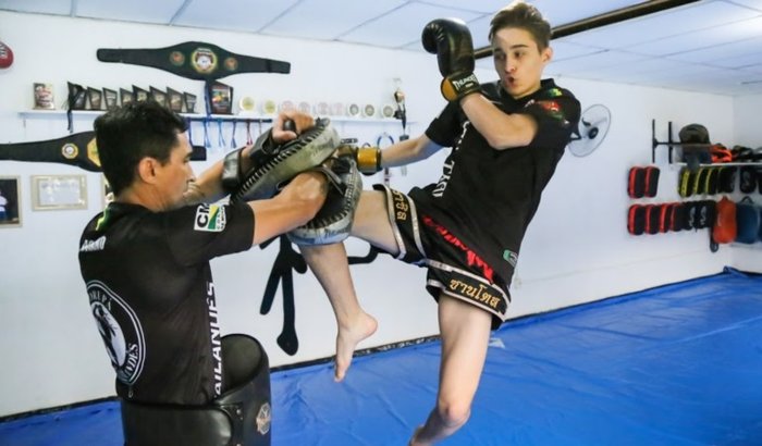 AJUDE UM ATLETA A IR LUTAR MUAY THAI NA TAILÂNDIA