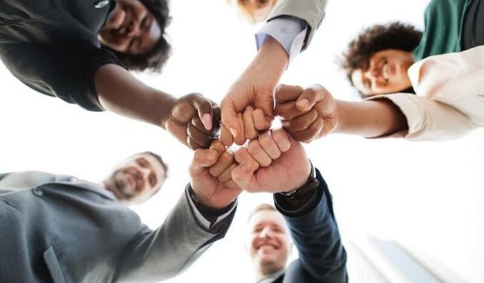 Caixinha adm, limp, manutenção e port, somos +40 colaboradores.