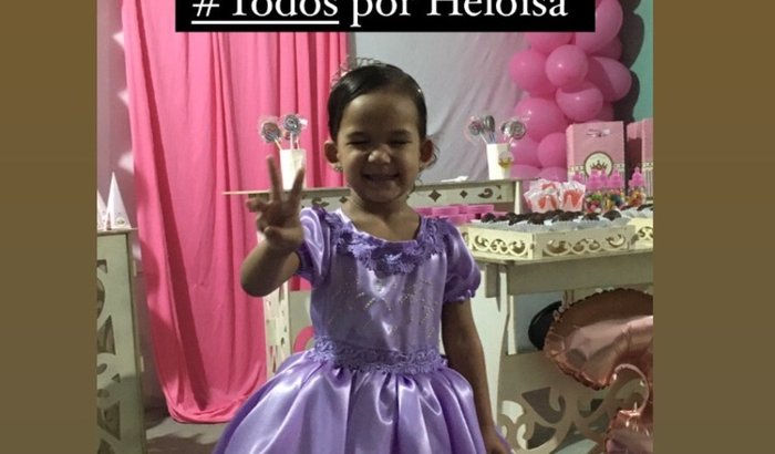 cirurgia da pequena Heloísa 