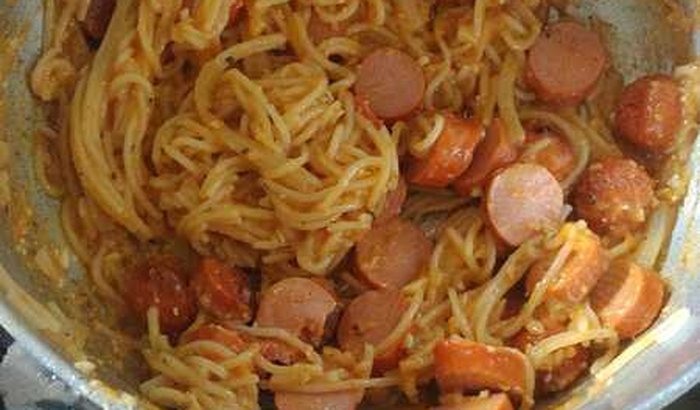 Compras de alimentos para cestas básicas e distribuição de marmitas 