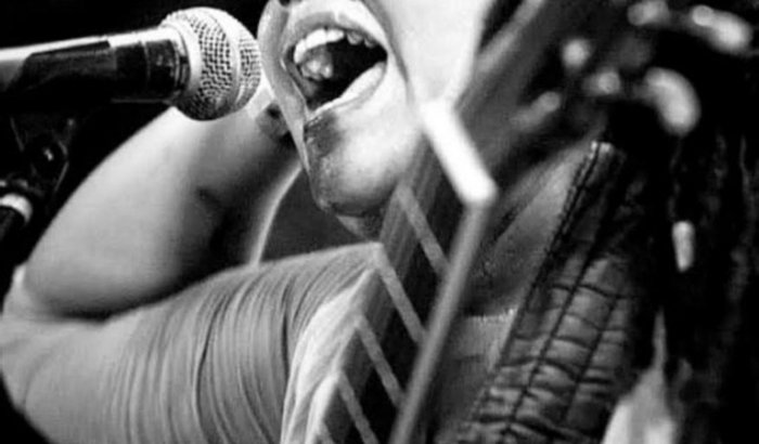 Apoie uma artista PRETA independente!