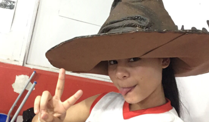 Ajuda a Maria a pagar a entrada do rolê 