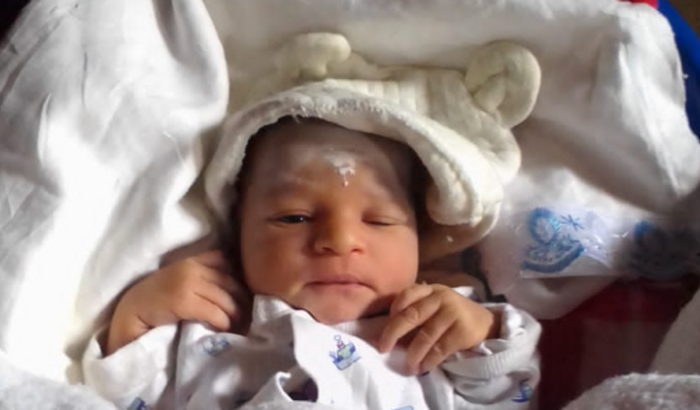 Passagem para África para buscar um bebê adotado 