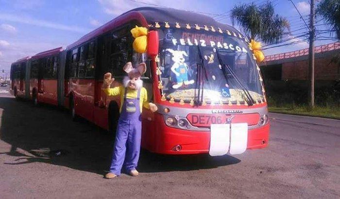Ajuda para a decoração do Biarticulado Centenario Campo Comprido