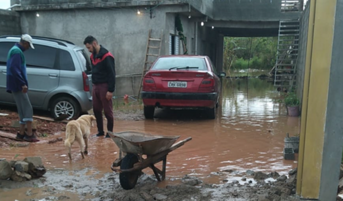 Família perdeu tudo com enchente 