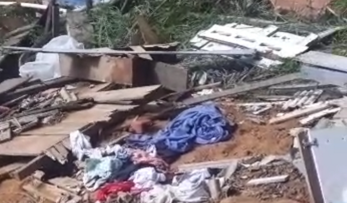Ajuda para refazer minha casa que desabou devido a chuva , sou mãe solteira de 4 filhos e estou desempregada