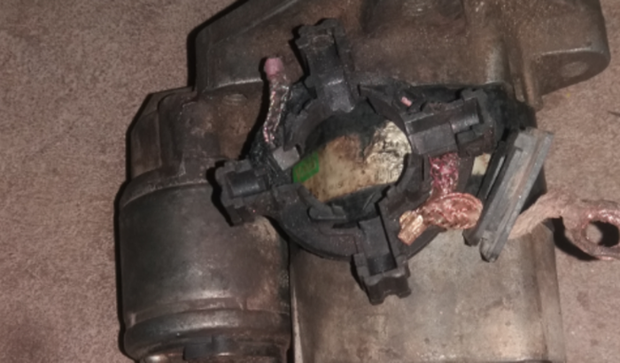 Pra compra o motor de partida de meu carro pois e com ele q ajudo as pessoa e ganho meu påo