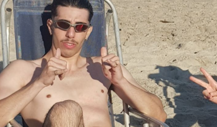 Ajude o nosso amigo transar.