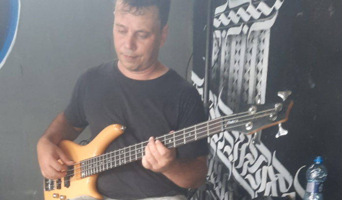 Ajude o Derico a comprar um cubo de baixo