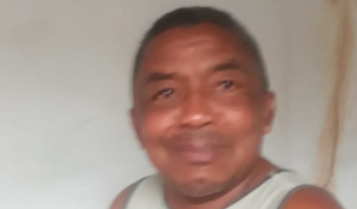 Ajuda Bernardo voltar de Goiás  .