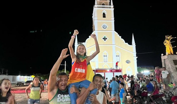 AJUDE A EWELLYN ATLETA