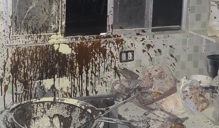 Reforma cozinha da Deleita pos incendio