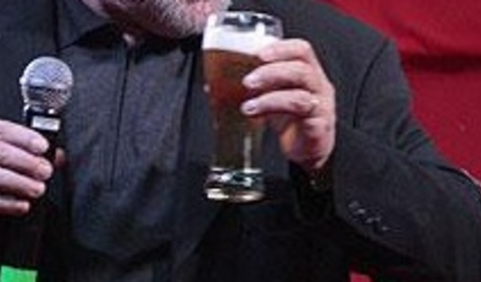 Celular furtado por alguém que só queria tomar uma cervejinha