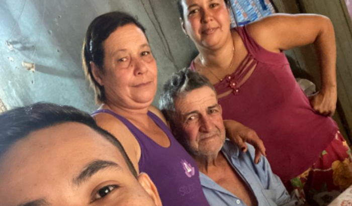 Ajudar meu avô com o sitio.