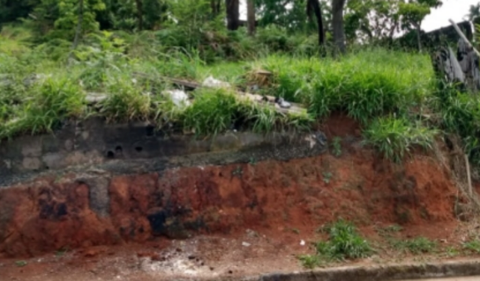 Reconstruindo o muro
