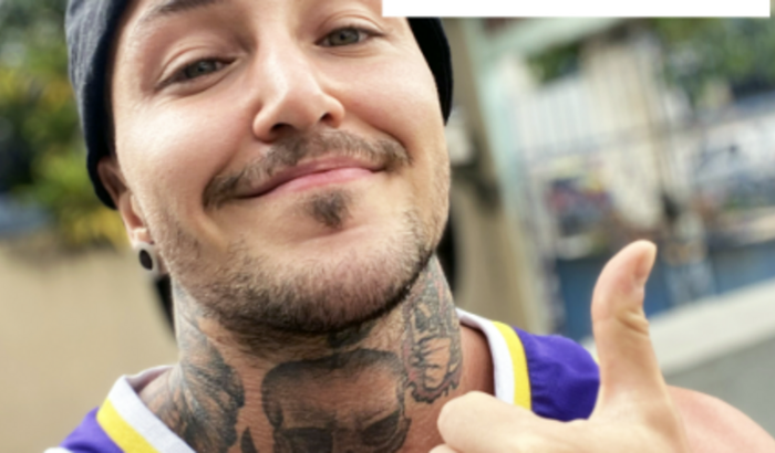 Ajuda pra comprar meu meio de trabalho (celularzinho)