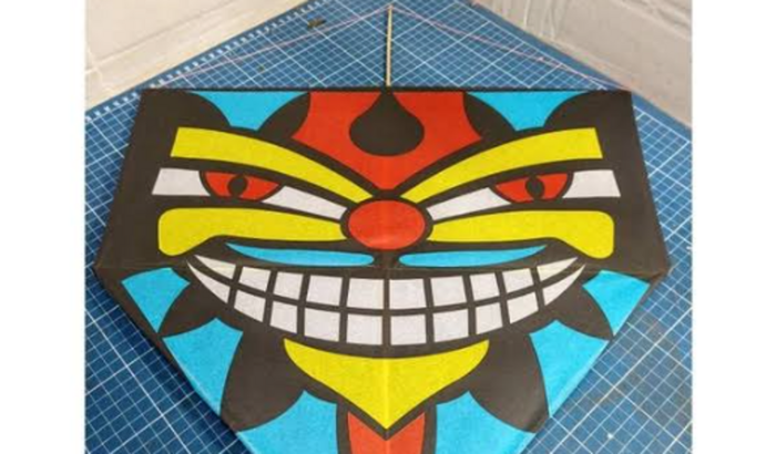 Me ajuda a brinca de papagaio kkk