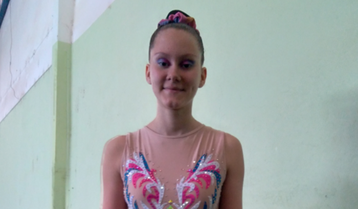 Ginasta Ingrid vai competir na Bulgária! Precisamos da sua ajuda!!!